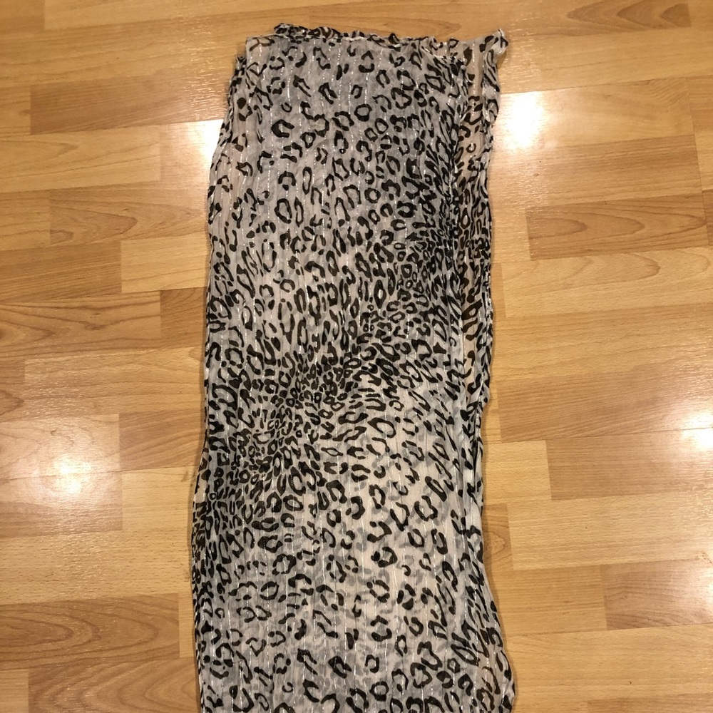 Ivory and black cheetah print scarf